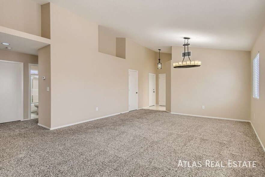 Building Photo - 4405 Sandhorse Ct