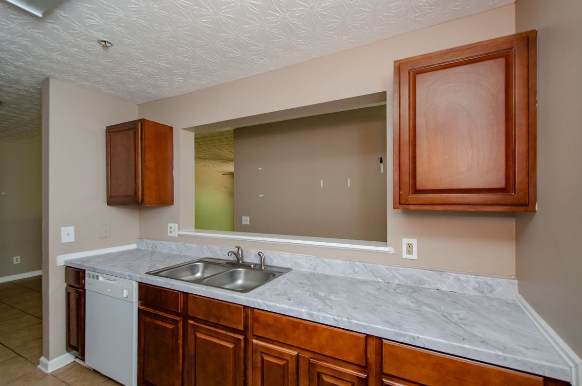 Building Photo - 10104 Fairington Ridge Cir