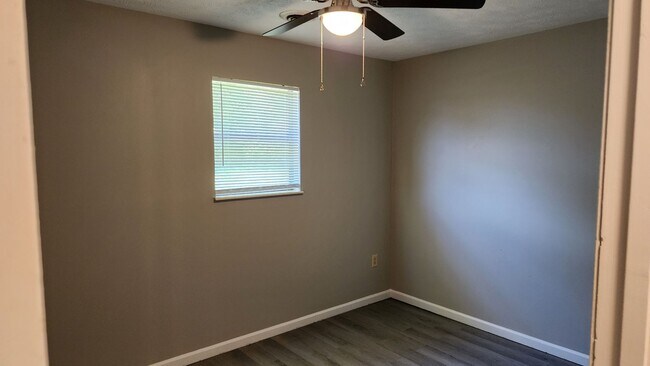 Building Photo - Nice Split Level Home- Ready for you to Call Home Today!