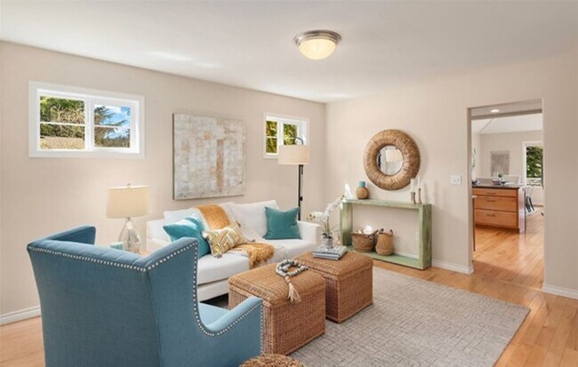 Building Photo - Impeccably Maintained and Wonderfully Updated Kenmore Home with 3 Bed and 2.5 Bath