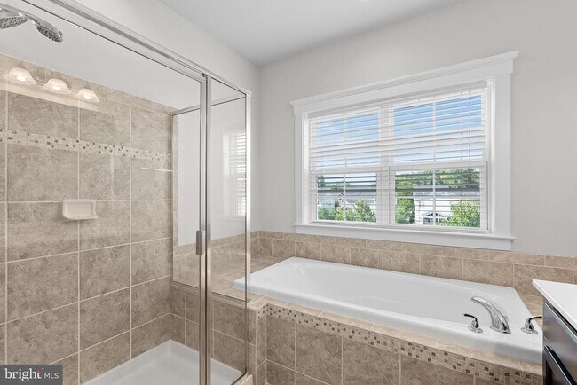 Building Photo - 207 Miles Hawk Terrace