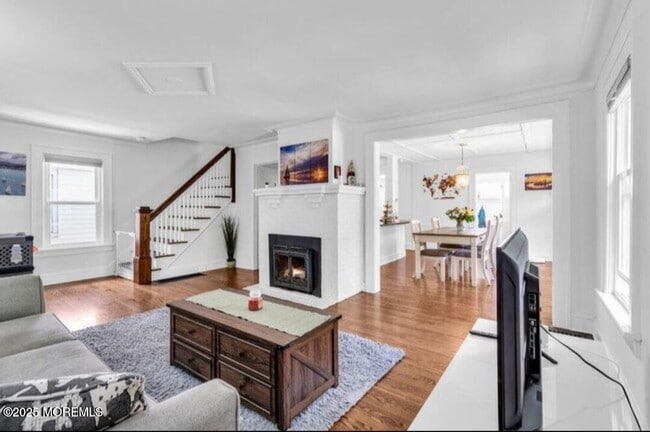 Building Photo - 208 E Bergen Pl