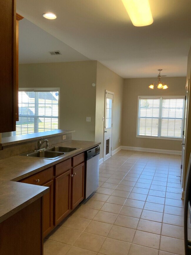 Building Photo - 223 Emerald Ridge Rd