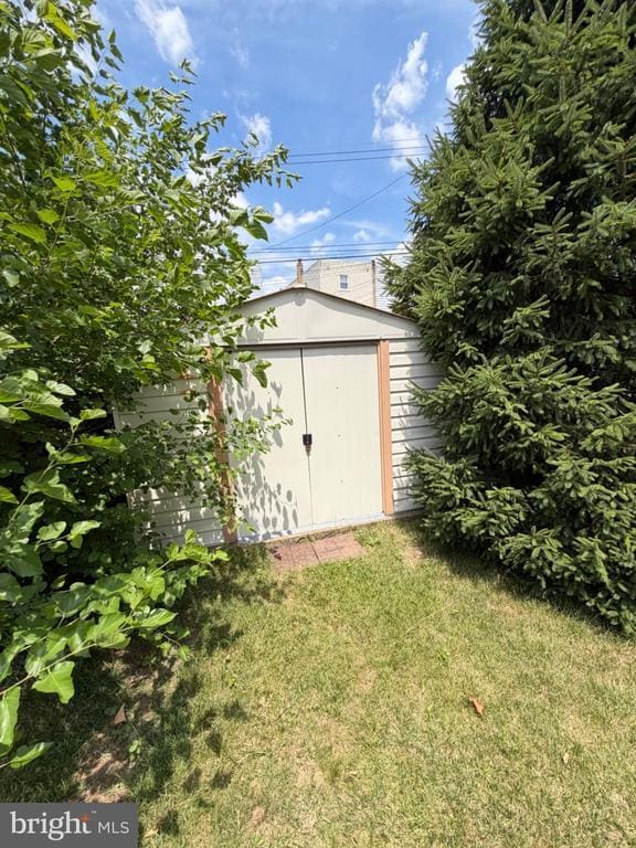 Building Photo - 9944 Ferndale St