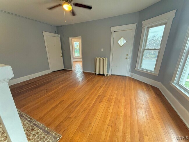 Building Photo - 367 Furman St