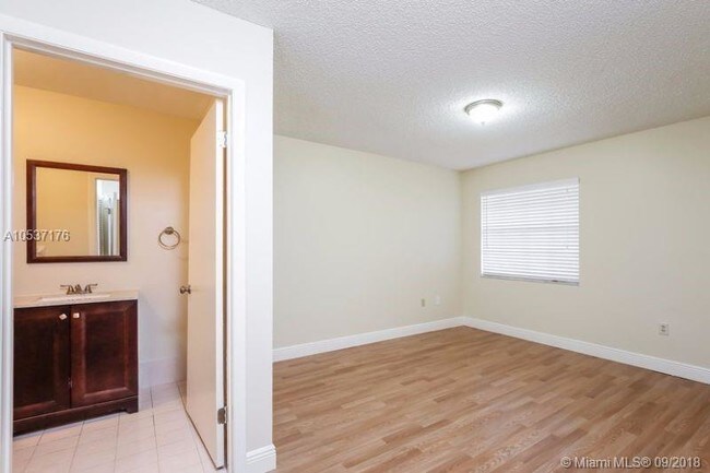 Building Photo - 13950 SW 160th Terrace