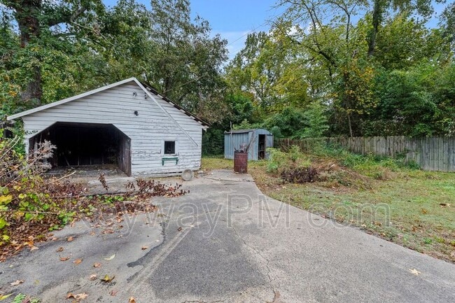 Building Photo - 1870 Kissingbower Rd