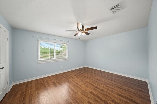 Building Photo - 2654 Milburn Dr