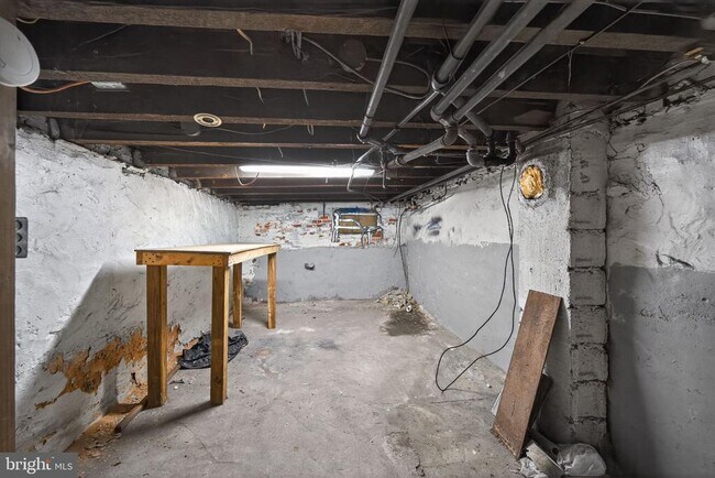 Building Photo - 1234 Mulberry St