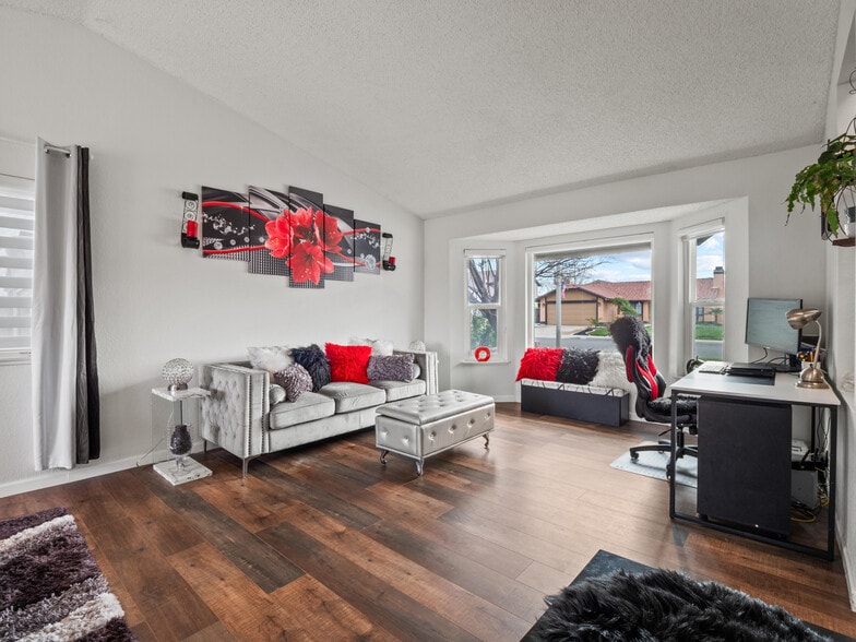 Building Photo - 2833 Springfield Pl