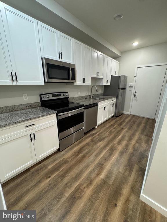 Building Photo - 707 N 40th St