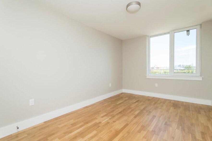 Building Photo - 338 Harvard St