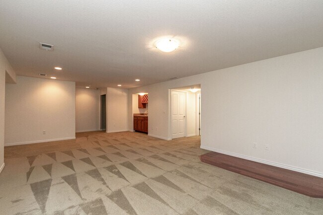 Building Photo - Beautiful ranch style patio home in Fox Meadows golf community.