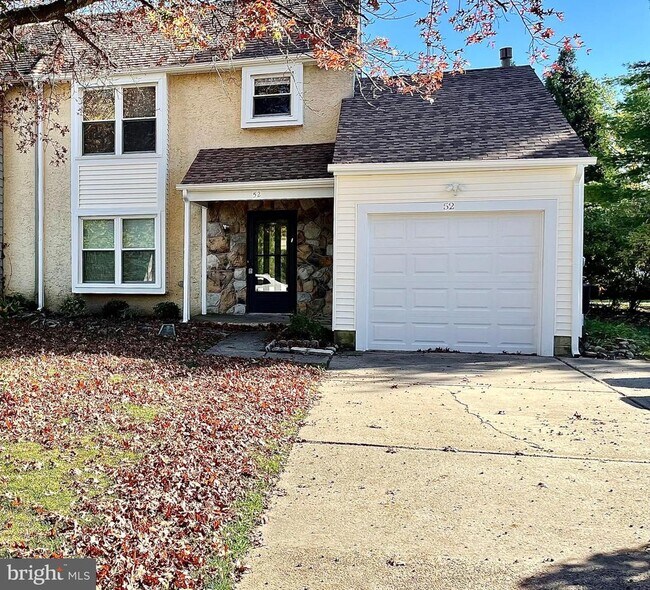 Building Photo - 52 Jacamar Dr