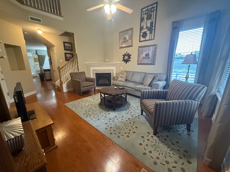 Primary Photo - 200 Windsor Chase Ct