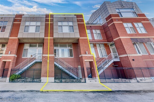 Primary Photo - 1951 W 26th St