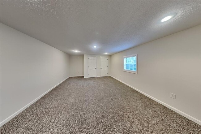 Building Photo - 7045 Treeline Dr