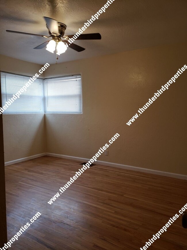 Building Photo - Nice 3 Bedroom, 2 Bathroom, 2 Car Garage and 1,360 Sq Ft. Brick Home in NE Heights.