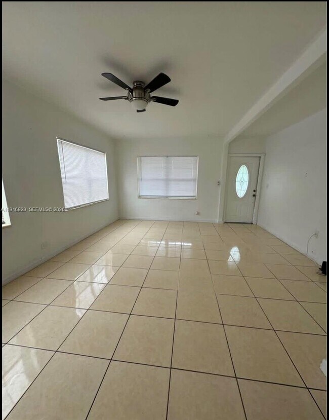 Building Photo - 2400 SW 62nd Ave