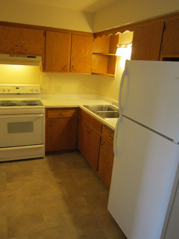 Building Photo - 114 Stimpson St