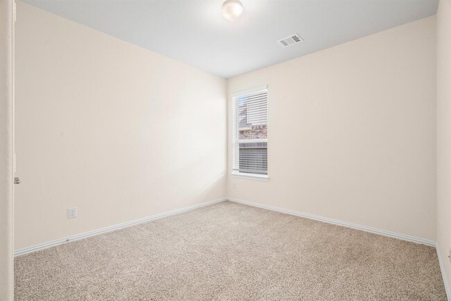 Building Photo - 1234 Lone Pine Dr