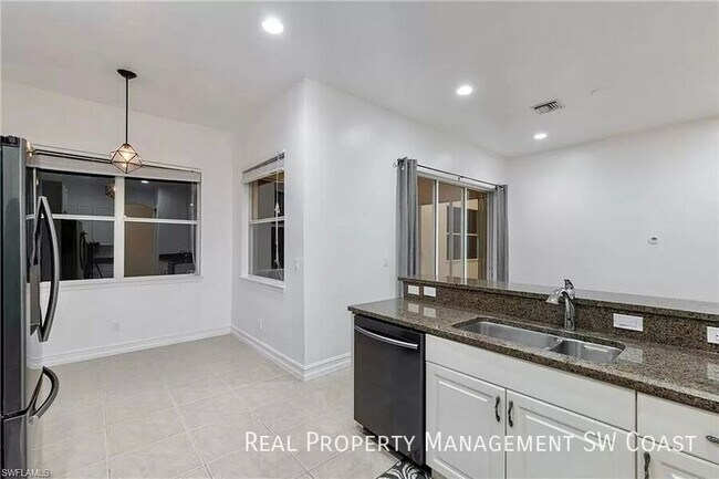 Building Photo - 7210 Bergamo Way