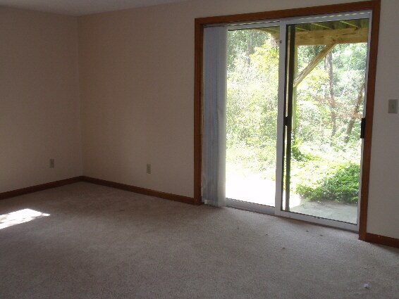 Building Photo - 10 Josie Ln