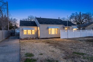 Building Photo - 3604 W Central Ave