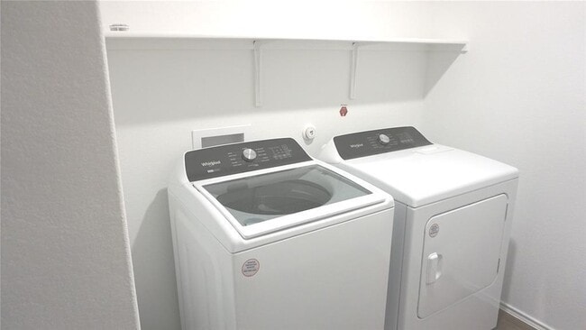 Building Photo - 313 Redonda Dr