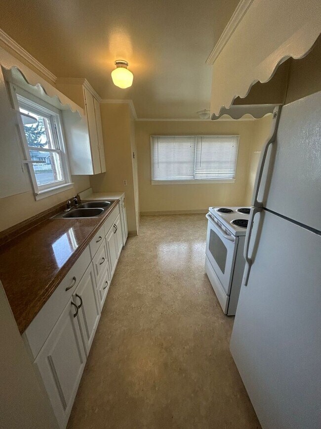 Building Photo - 2002 Reclamation Ave