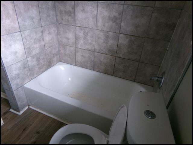 Building Photo - 305 Smart St