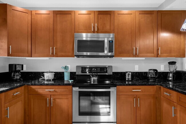 Building Photo - 14590 Damai Ln