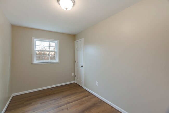 Building Photo - 9202 Douglas St