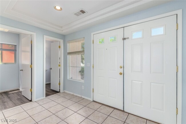 Building Photo - 9842 Silver Lasso St