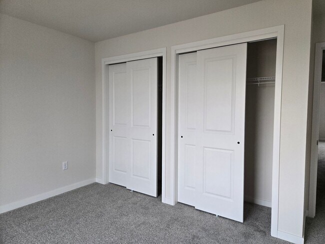 Building Photo - RaeMat LLC