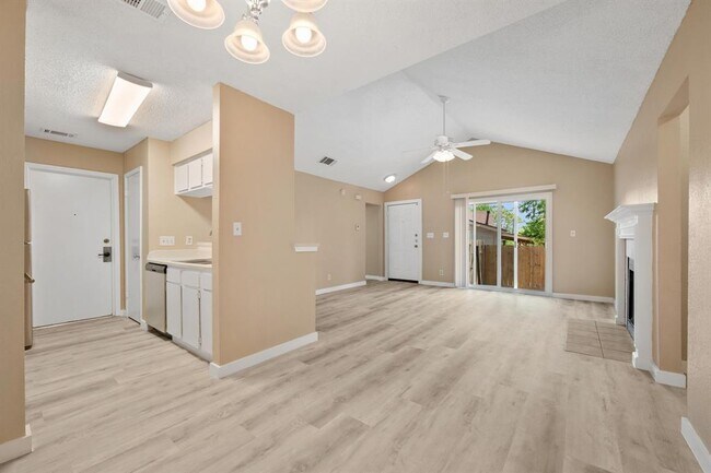 Building Photo - 16016 Fitchburg Cir