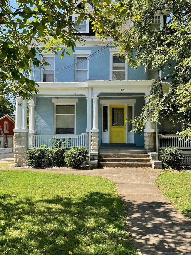 Building Photo - 424 E Maxwell St