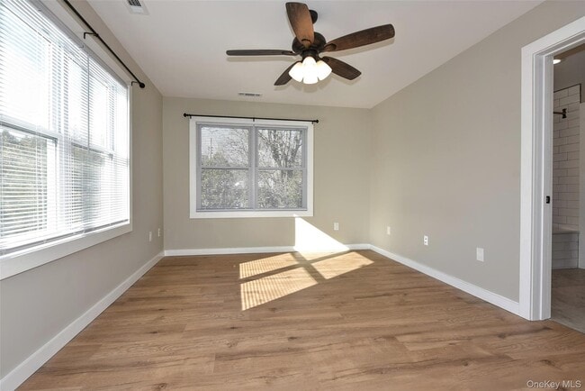 Building Photo - 127 Pine St