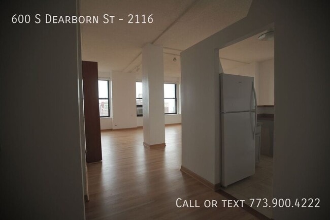 Building Photo - 600 S Dearborn St