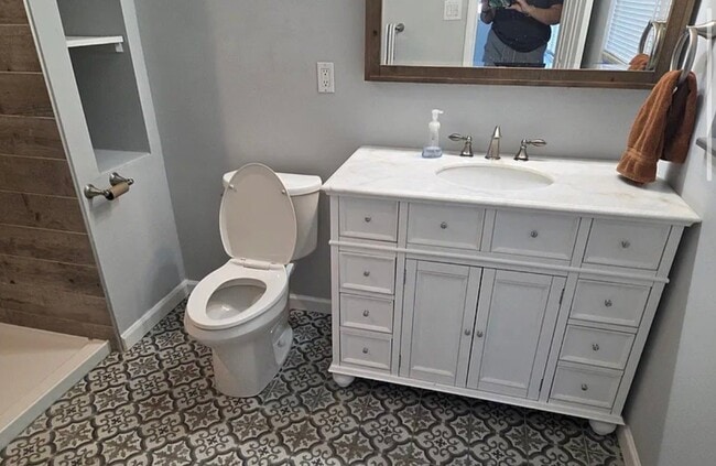 Building Photo - 2321 Shell Ave