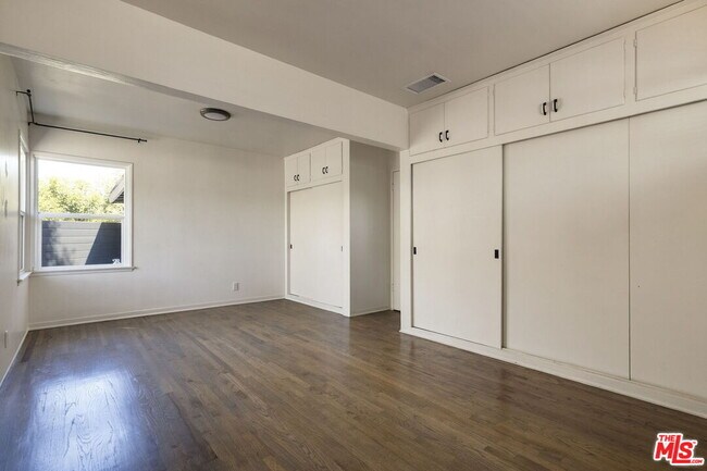 Building Photo - 6315 Craner Ave