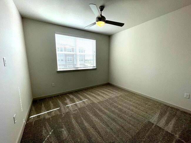 Building Photo - 15117 Fishtrap Bike Path