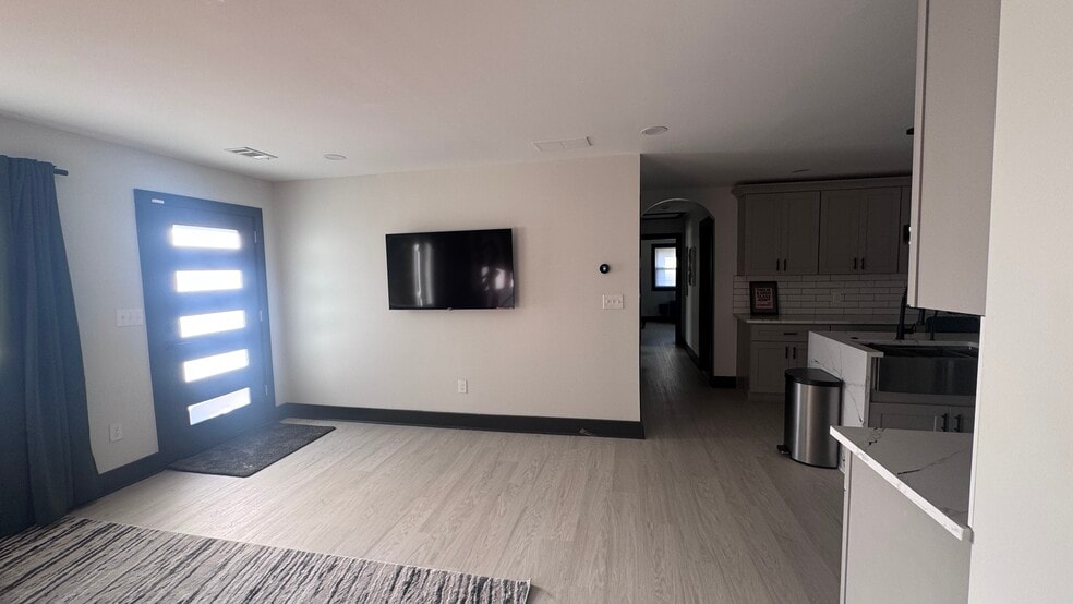 Building Photo - 2054 Fargo Pl SE