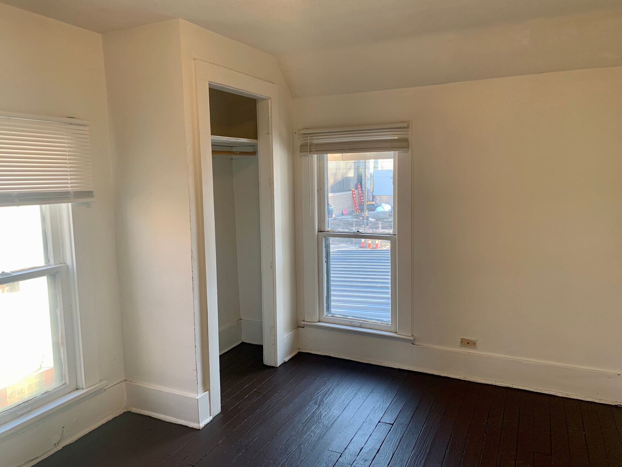 Building Photo - 1721 3rd St NE