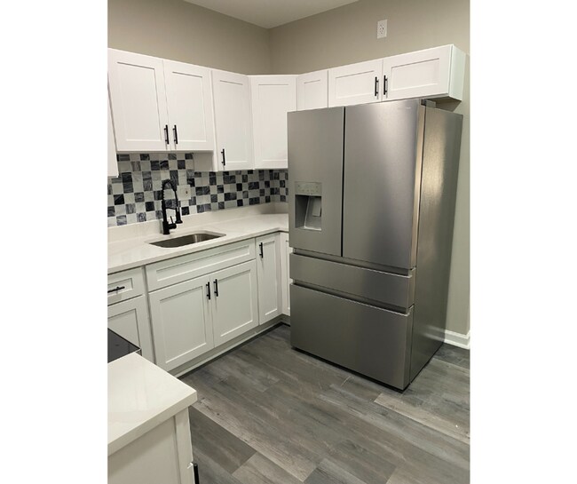 Building Photo - 2123 Sinclair Ln