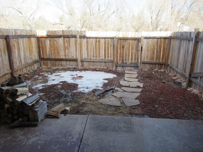 Building Photo - 980 Holli Springs Ln