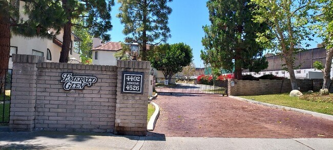 Primary Photo - 4502 Emerald St
