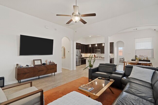 Building Photo - 24742 Levante Dr