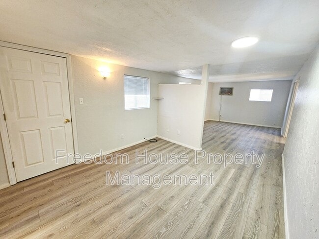 Building Photo - 1230 Windy Ln