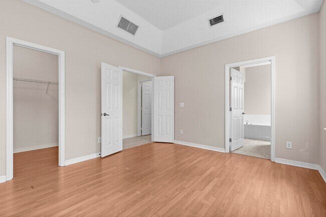 Building Photo - 289 N Churchill Dr